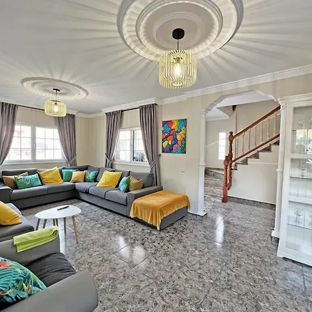 Esmeralda Junto Al Mar *