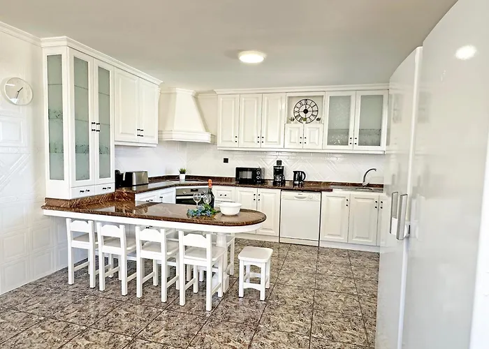 Esmeralda Junto Al Mar