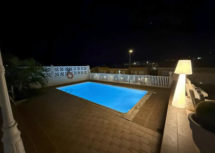 Esmeralda Junto Al Mar