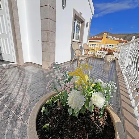 Esmeralda Junto Al Mar *