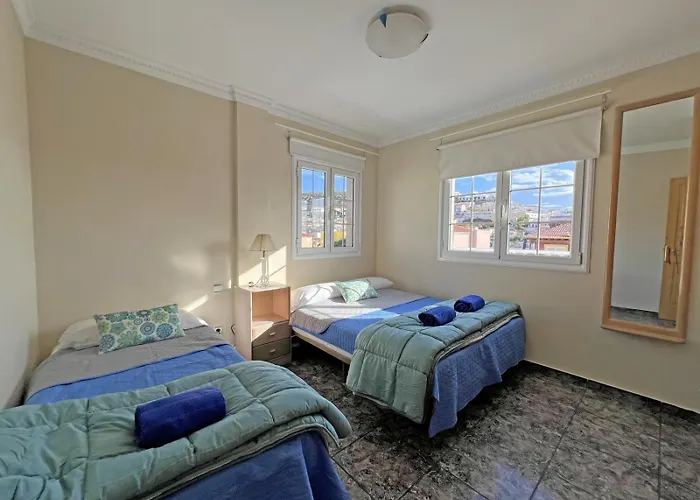 Esmeralda Junto Al Mar