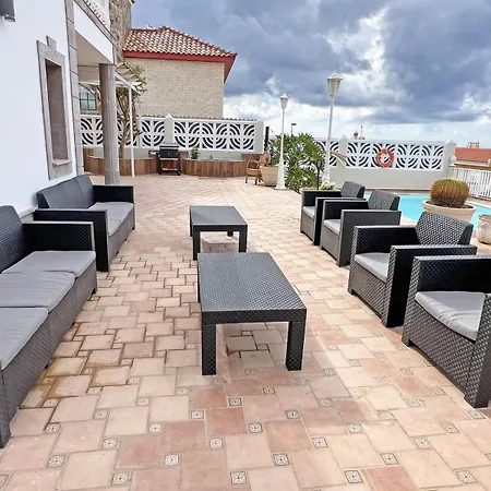 Esmeralda Junto Al Mar *