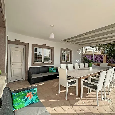 Esmeralda Junto Al Mar