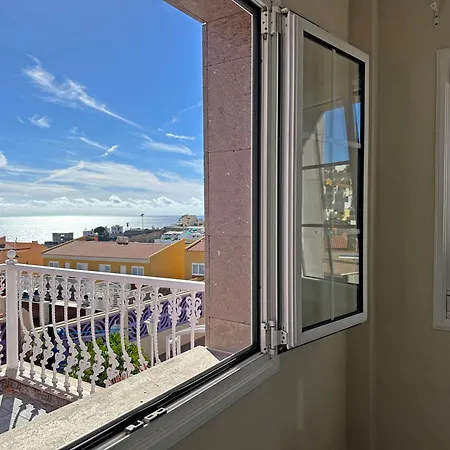 Esmeralda Junto Al Mar *