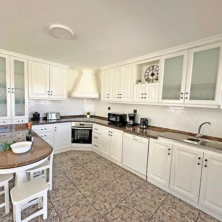 Villa Esmeralda Junto Al Mar