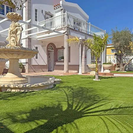 Esmeralda Junto Al Mar Mogán